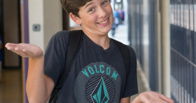 Kid doing the six seven hand gesture, 6 7 meaning